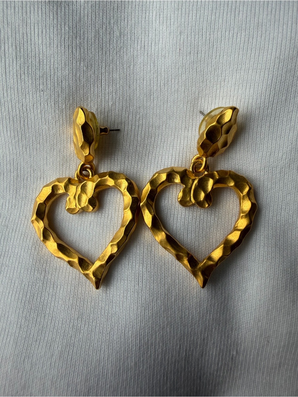 Vintage Gold Tone Textured Heart Dangle Drop Post Earrings